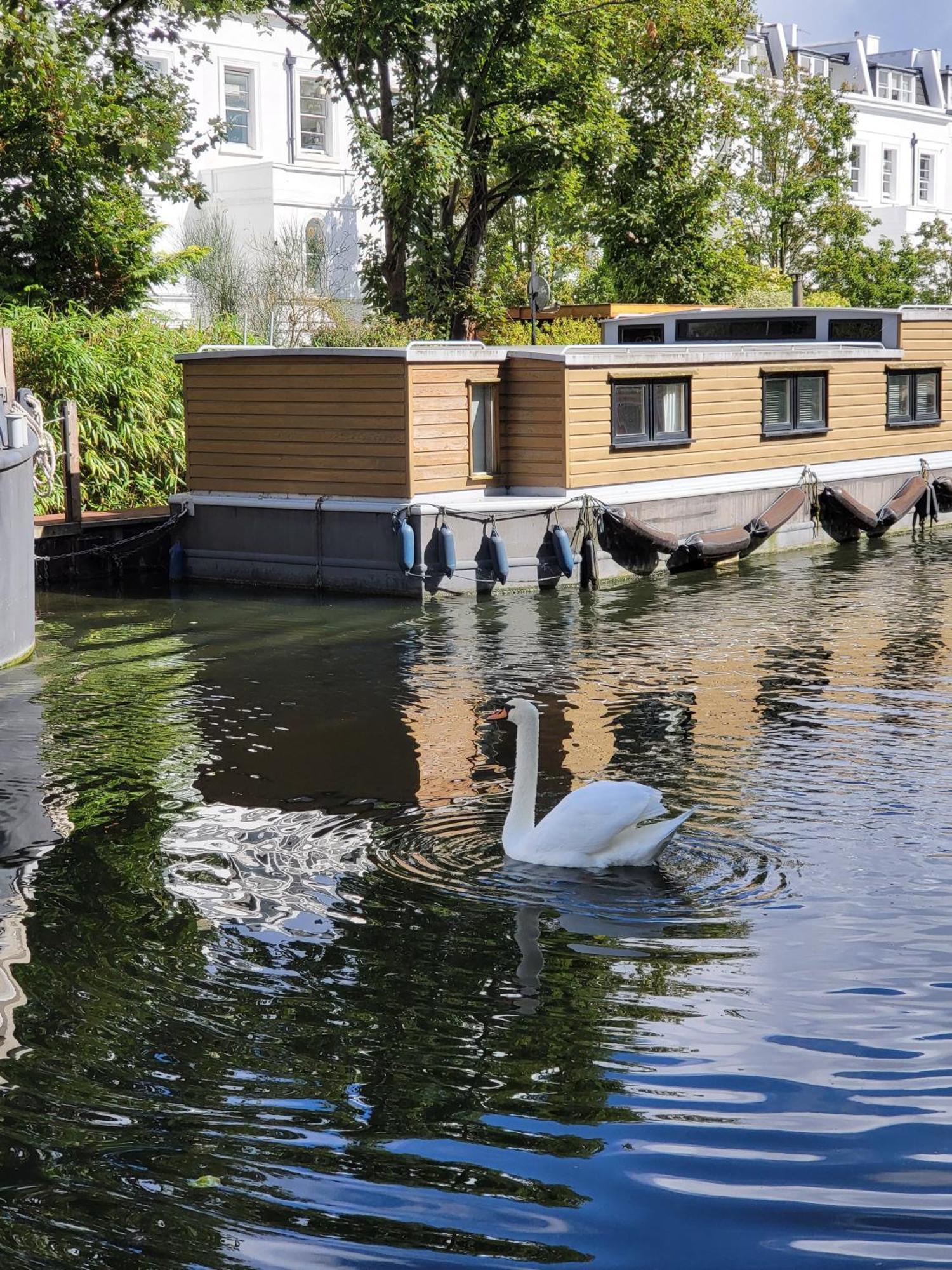 فندق Comfy Canal Boat In Little Venice For Family & Friends لندن المظهر الخارجي الصورة